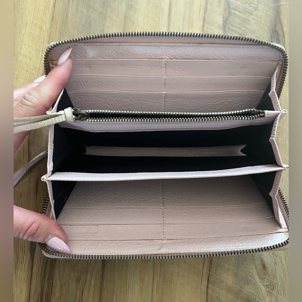 Balenciaga Light Pink Wallet - Picture 3 of 7